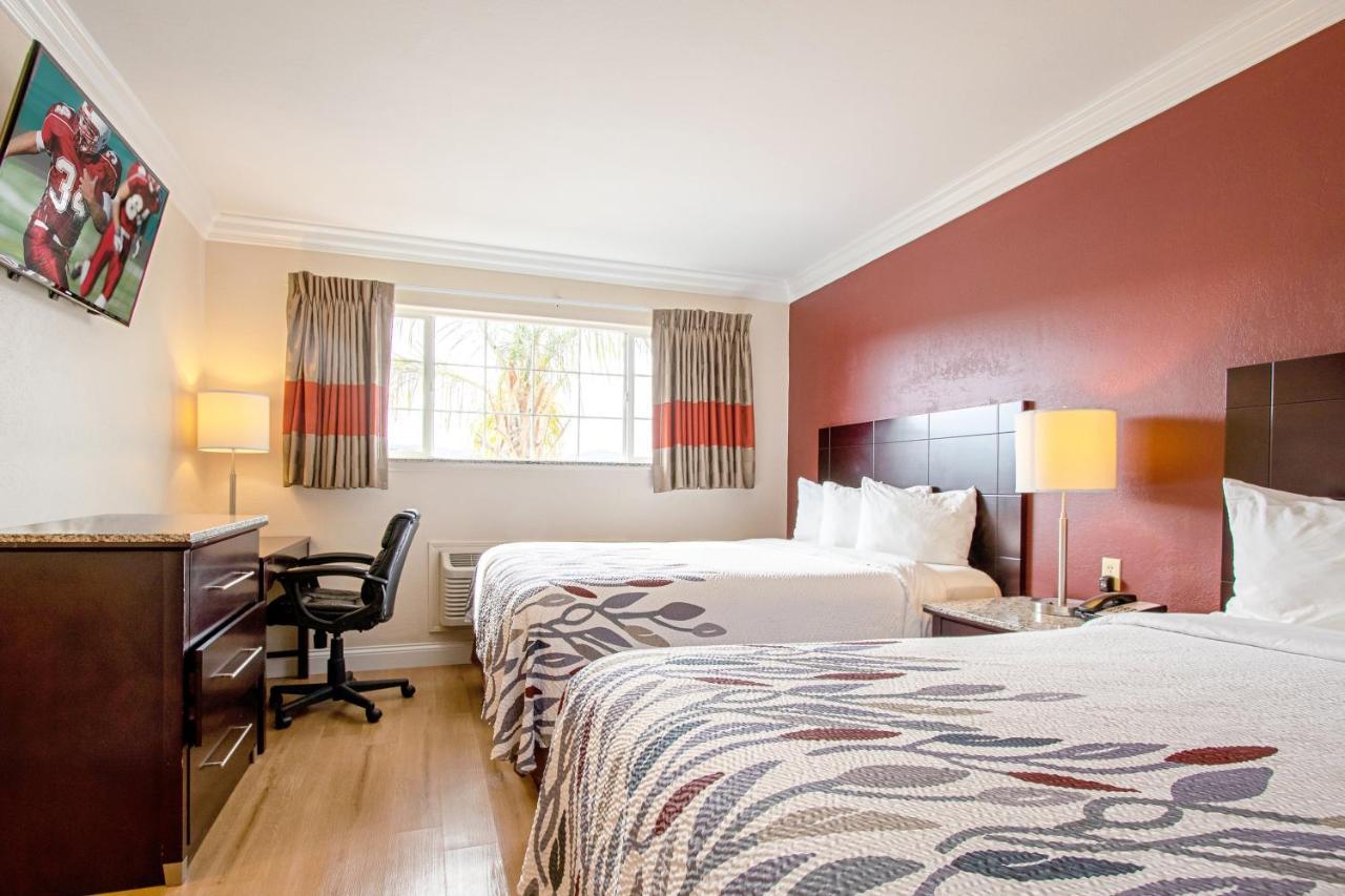 Red Roof Inn & Suites Monterey Dış mekan fotoğraf
