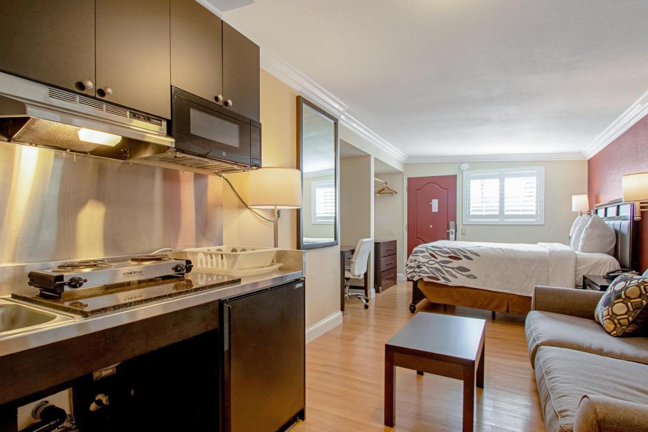Red Roof Inn & Suites Monterey Dış mekan fotoğraf