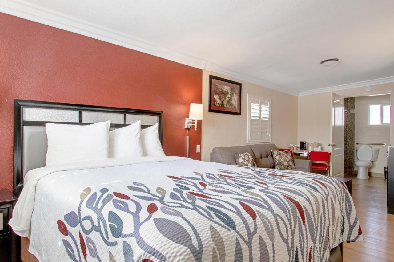 Red Roof Inn & Suites Monterey Dış mekan fotoğraf