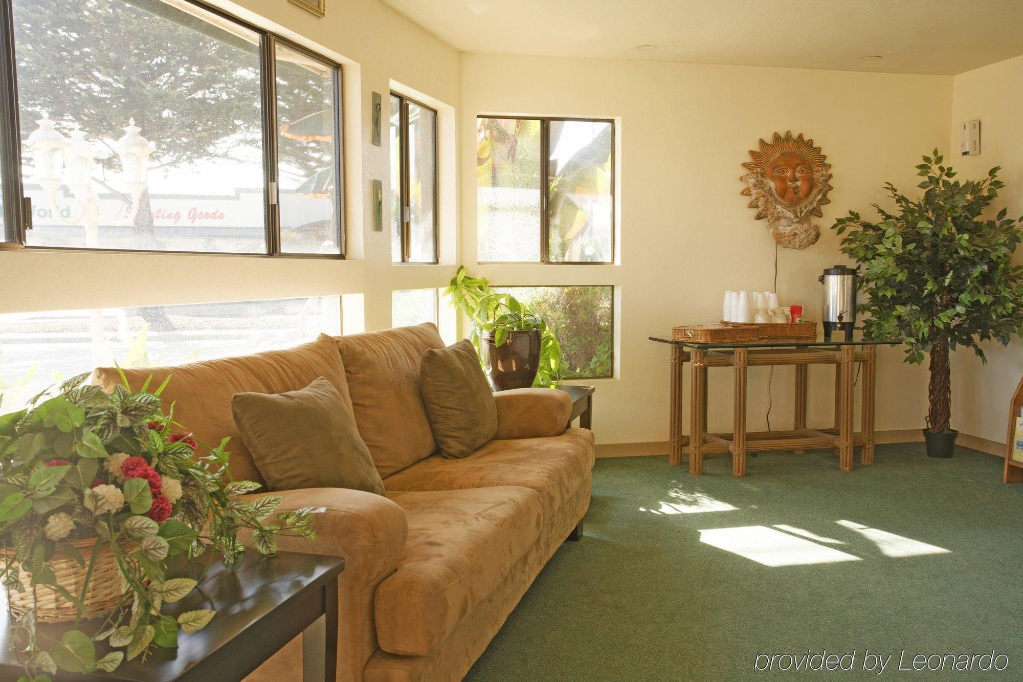 Red Roof Inn & Suites Monterey İç mekan fotoğraf