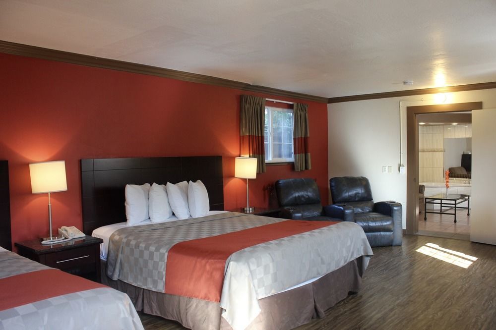 Red Roof Inn & Suites Monterey Dış mekan fotoğraf