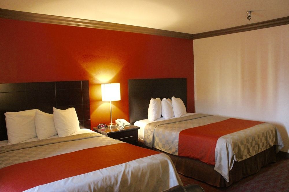 Red Roof Inn & Suites Monterey Dış mekan fotoğraf