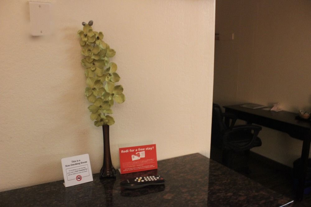 Red Roof Inn & Suites Monterey Dış mekan fotoğraf