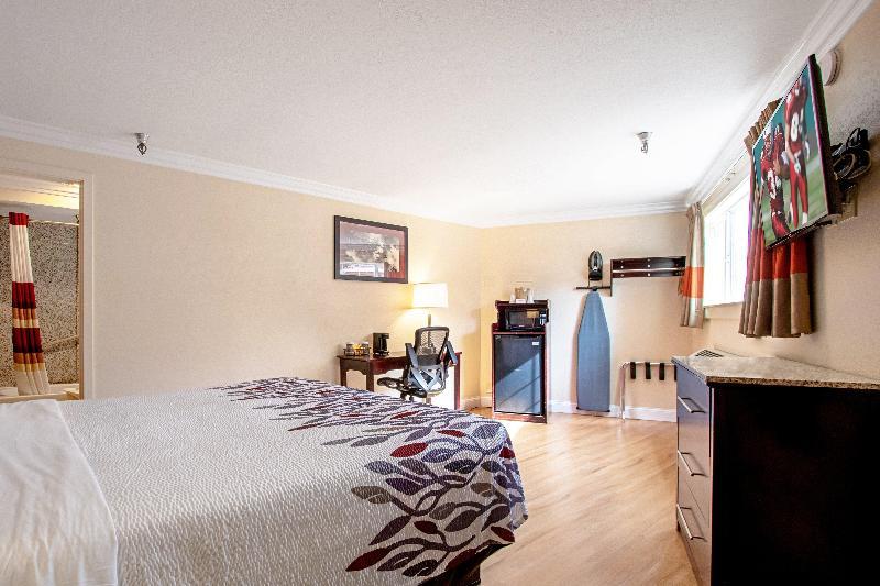 Red Roof Inn & Suites Monterey Dış mekan fotoğraf
