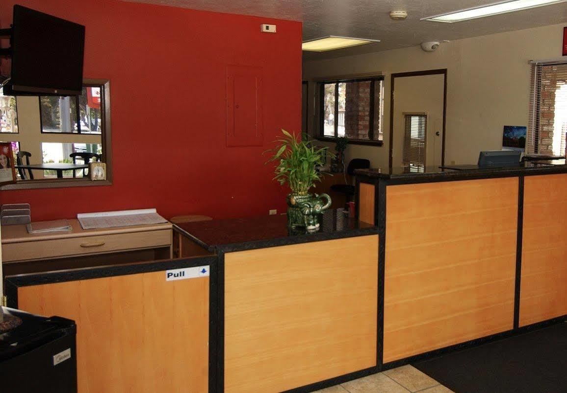 Red Roof Inn & Suites Monterey Dış mekan fotoğraf