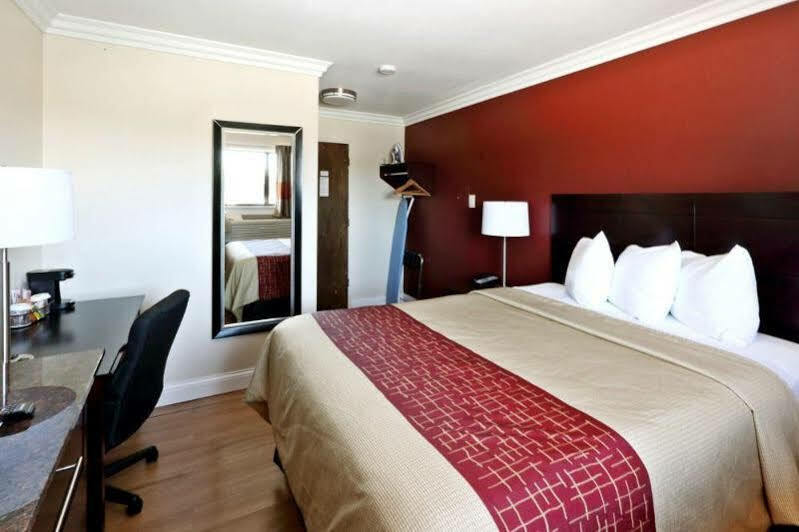 Red Roof Inn & Suites Monterey Dış mekan fotoğraf